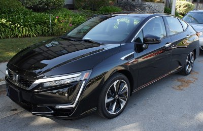 The hydrogen-powered Honda Clarity FCV, a car most of us will probably never see. Lcaa9 [CC BY-SA 4.0].