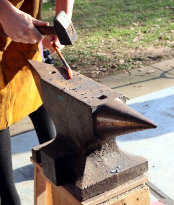 The RevSpace anvil is significantly different in shape to the British anvils I am used to, I was told that it follows the German pattern.